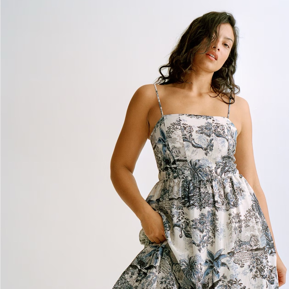 H&M Blue and Cream Patterned Dress